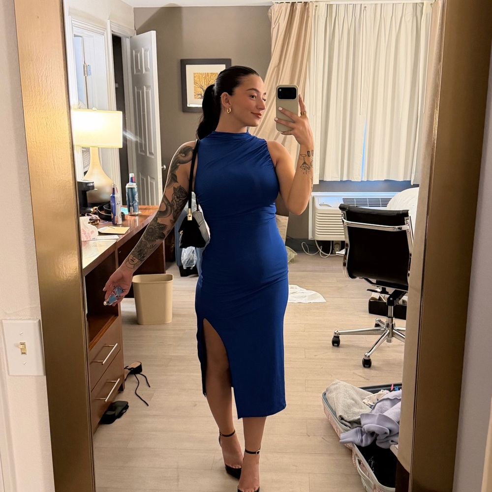 Elegant Blue Sleeveless Dress